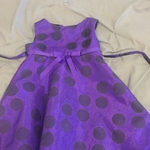 Adorable purple dress with black detail